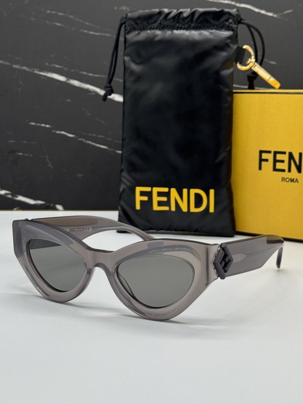 NEW FENDI FE40146I 20A SUNGLASSES GRAY WOMEN EYEWEAR FENDI